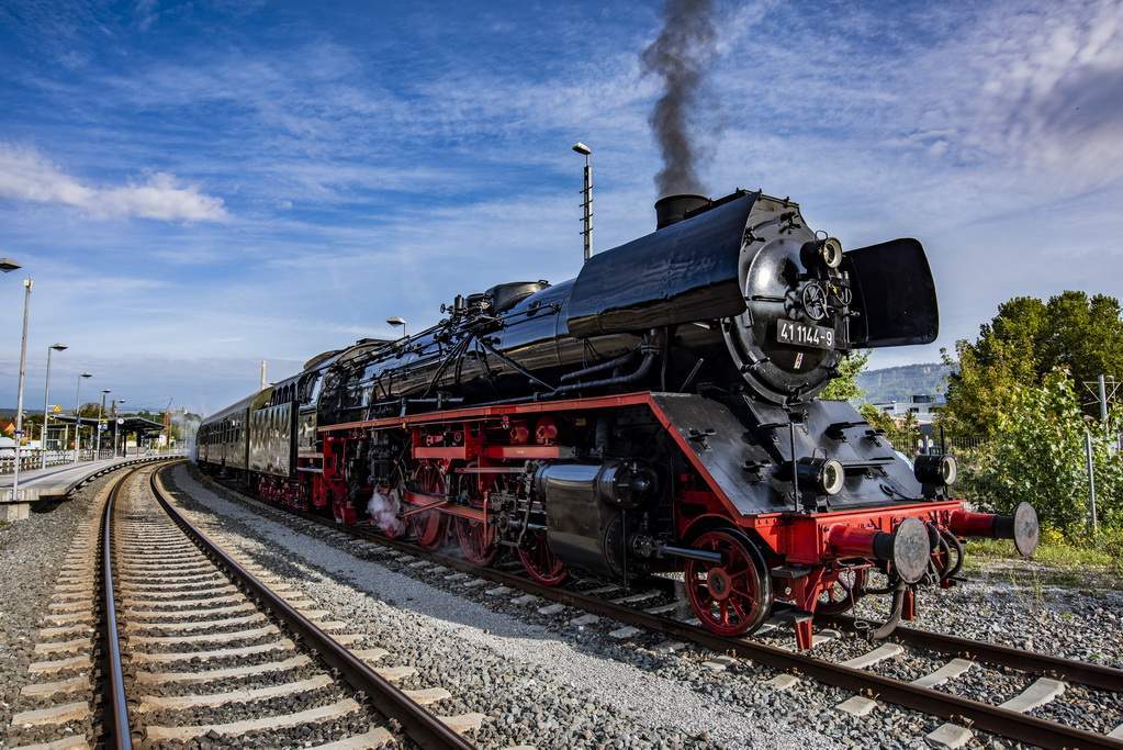 Nostalgische Eisenbahnromantik mit dem Zwergen-Express