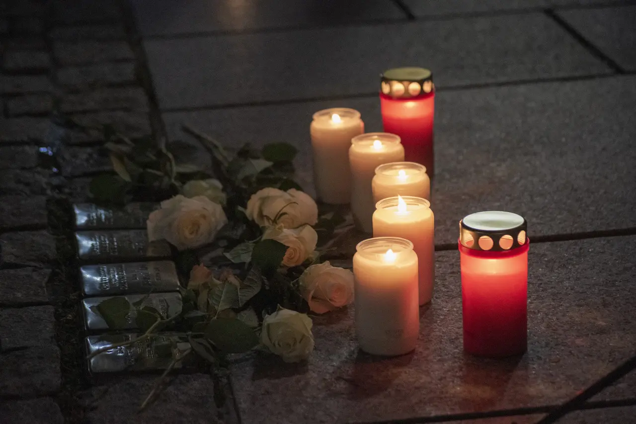Zum Gedenken an die Opfer nationalsozialistischen Terrors damals wie heute, Klang der Stolpersteine Jena 2021